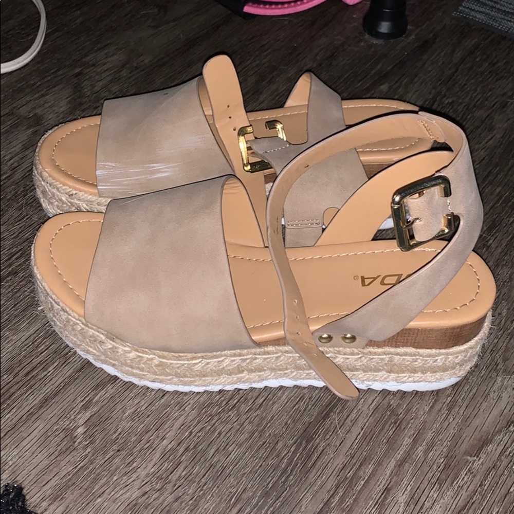Beige platform espadrilles